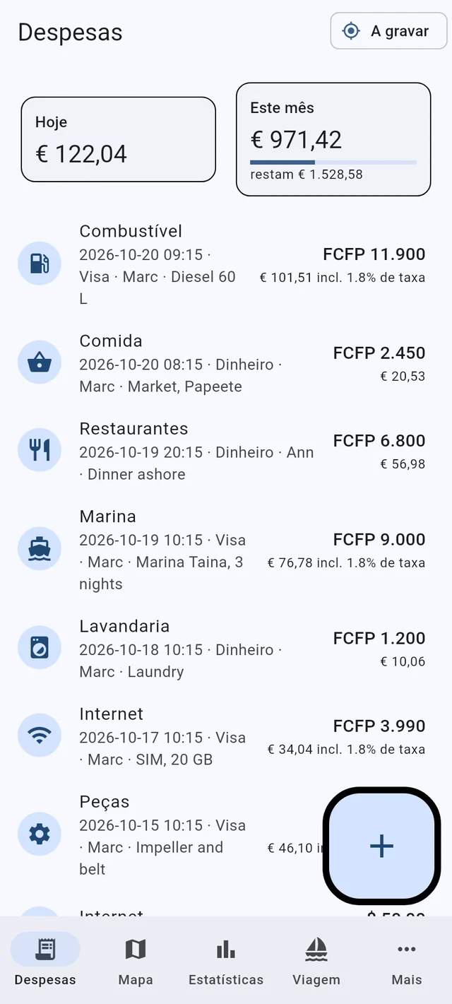 O separador Despesas do Boat Budget num telemóvel: totais de hoje e do mês, despesas em várias moedas